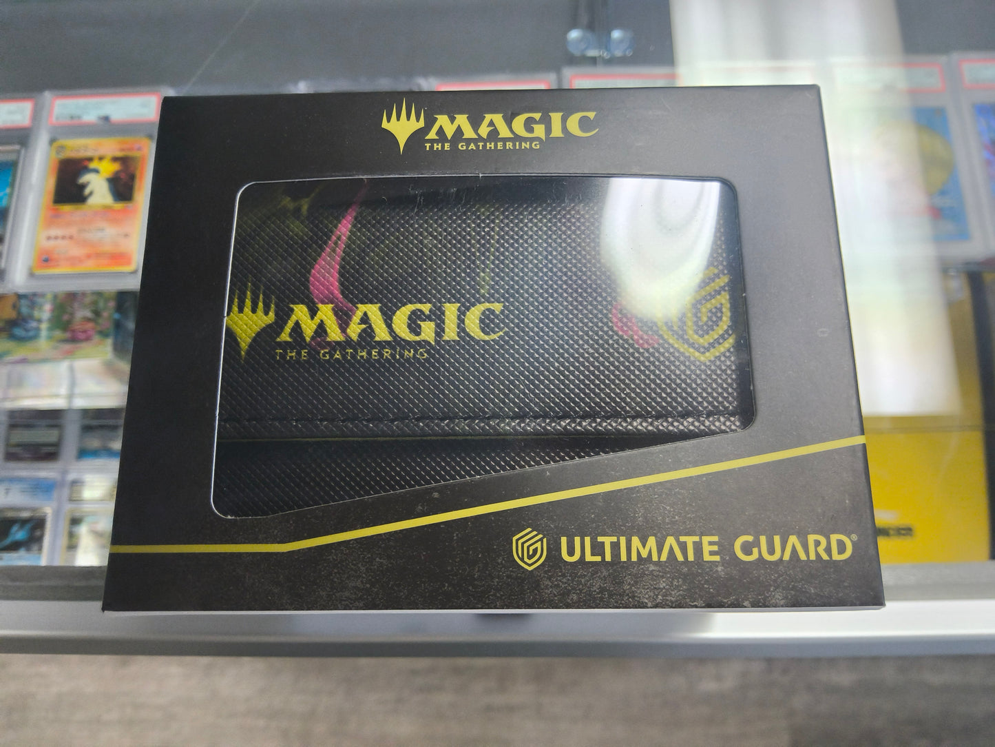 MTG Ultimate Guard Sidewinder 100+ Victor, Valgavoth's Seneschal