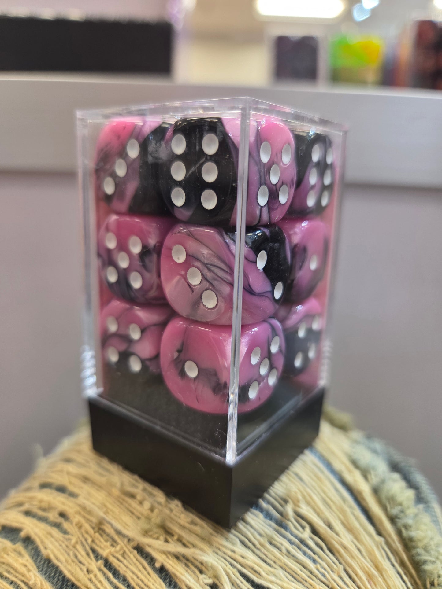 Chessex Dice Black-Pink/White  set of 12 16mm D6