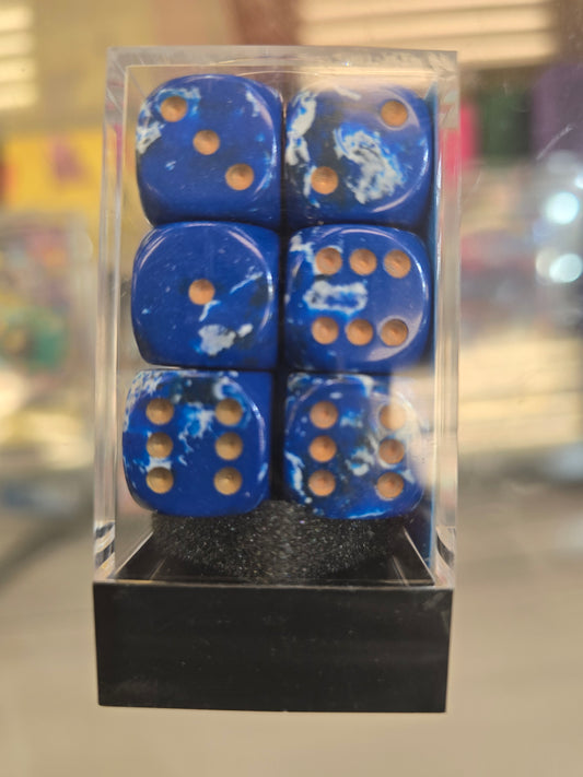 Chessex Brush Dice Set Of Twelve 16mm D6 Wavebreak/Gold